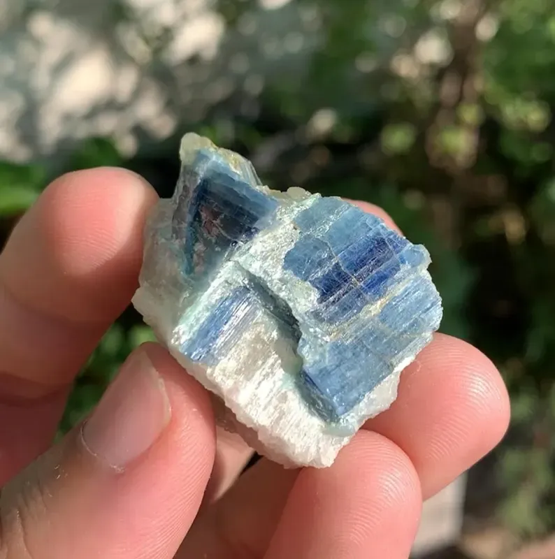 Kyanite image