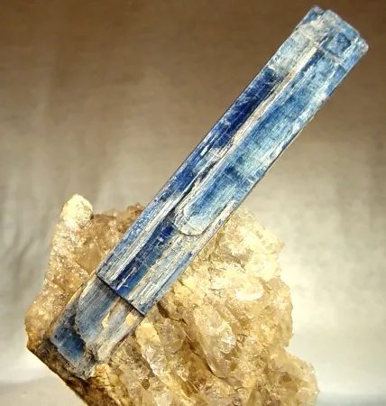 Kyanite, Quartz image