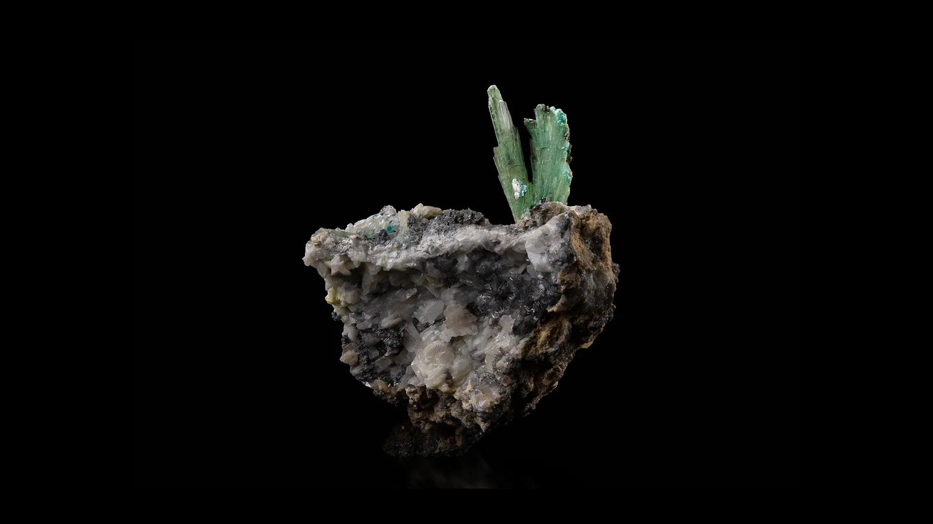 Lanarkite - image 1