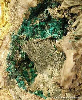 Lanarkite, Leadhillite Etc. - image 4