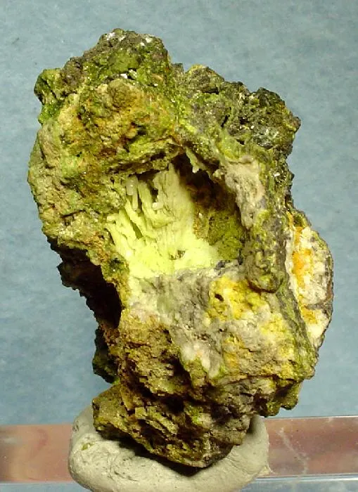 Lanarkite, Leadhillite, Pyromorphite image