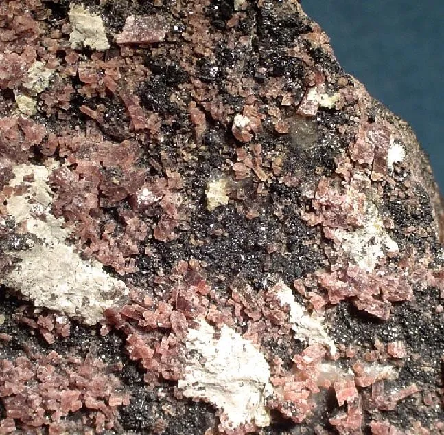 Langbanite, Rhodonite - image 2
