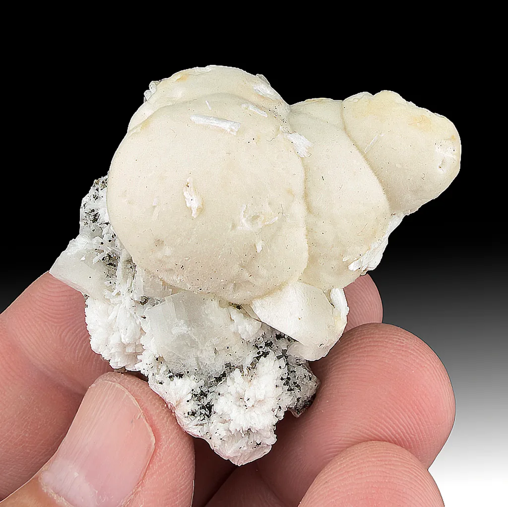 Laumontite from Prospect Park Quarry, Prospect Park, New Jersey, USA - image 1