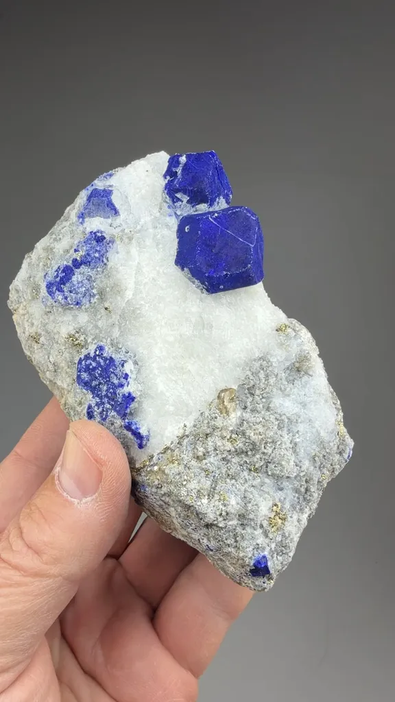 Lazurite - image 2