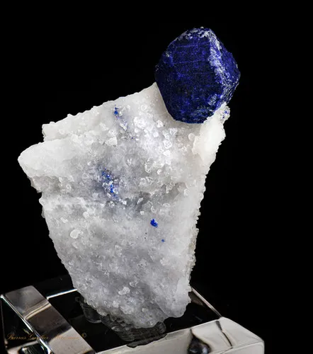 Lazurite on Calcite image