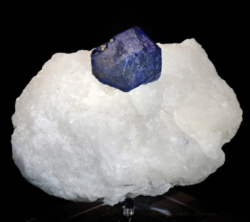 Lazurite on Calcite image