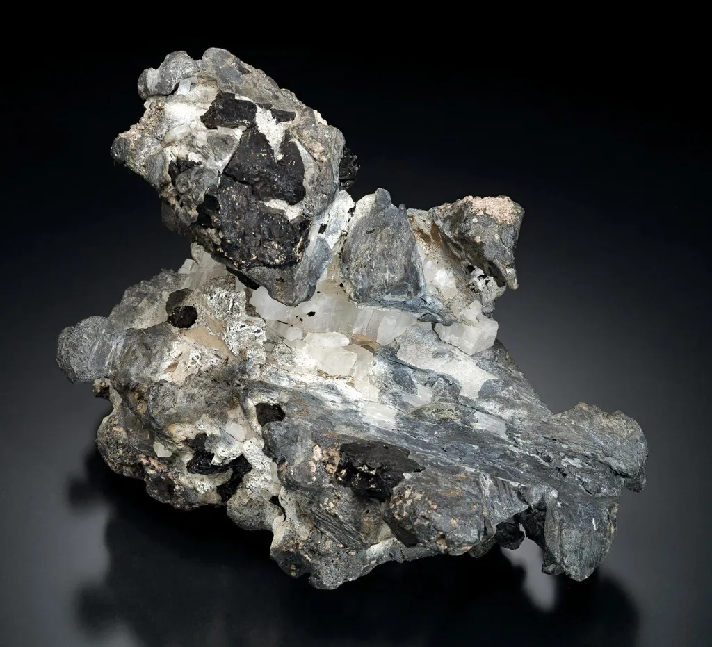 Lead, pyrochroite image