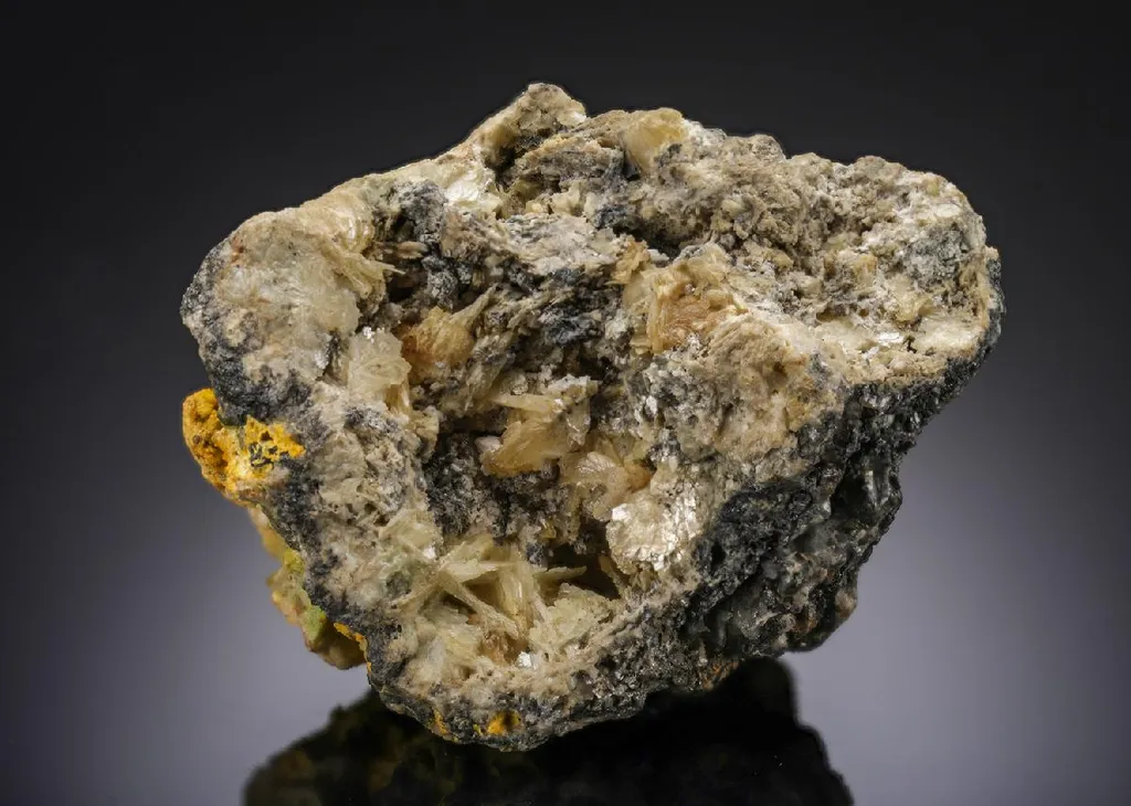 Leadhillite with Pyromorphite image