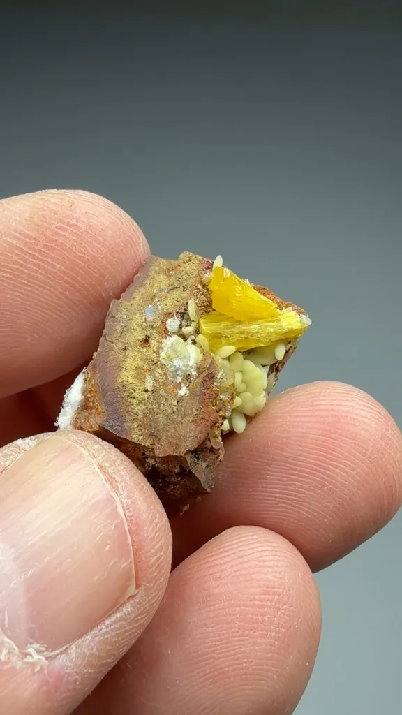 Legrandite with Smithsonite - image 2