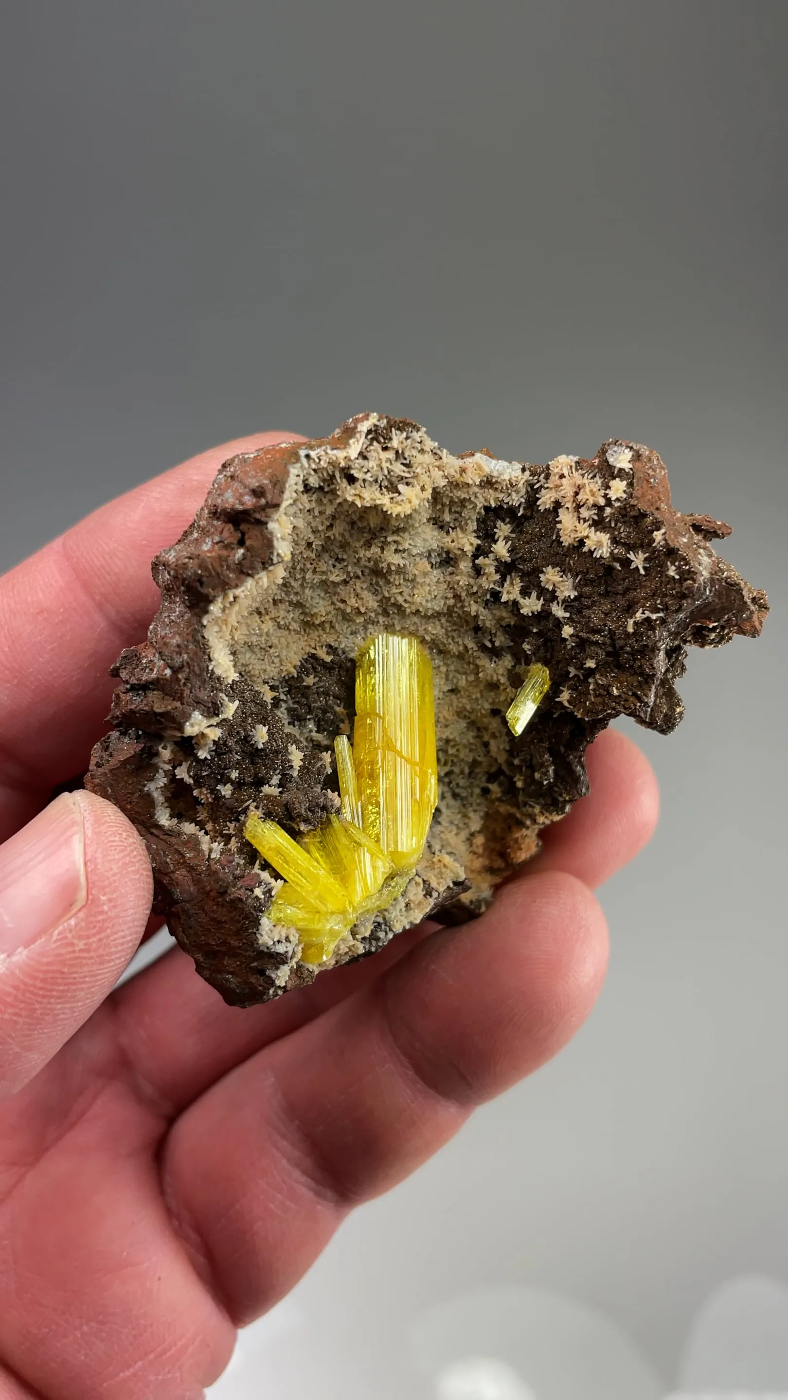 Legrandite with Smithsonite - image 2