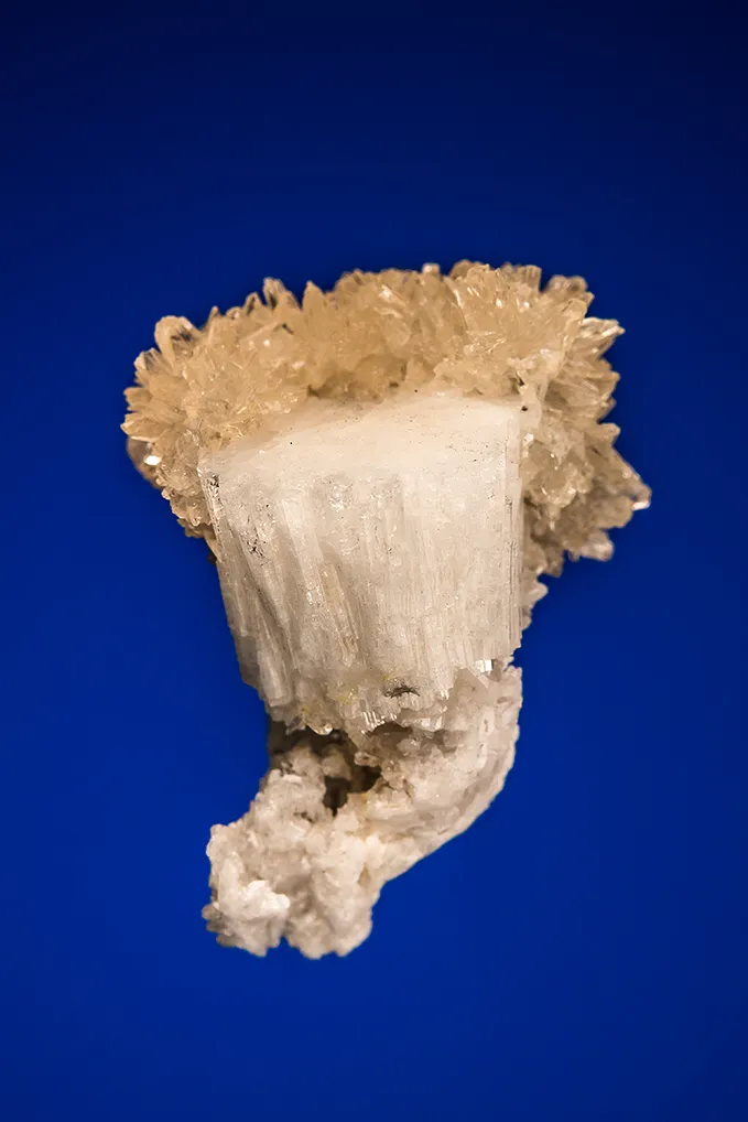 Leifite image