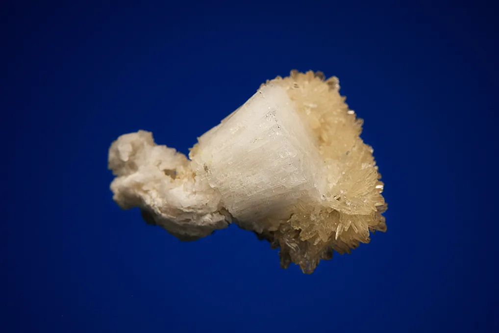 Leifite - image 4