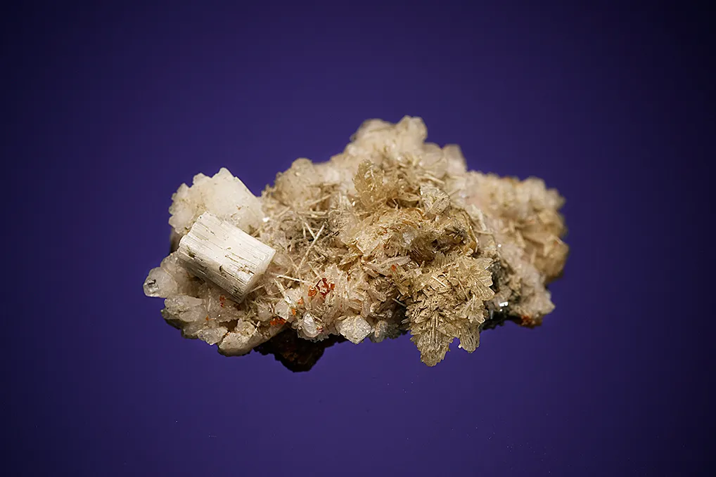 Leifite and Elpidite on Albite - image 4
