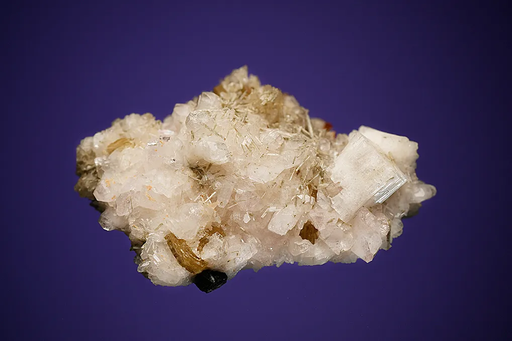Leifite and Elpidite on Albite - image 5