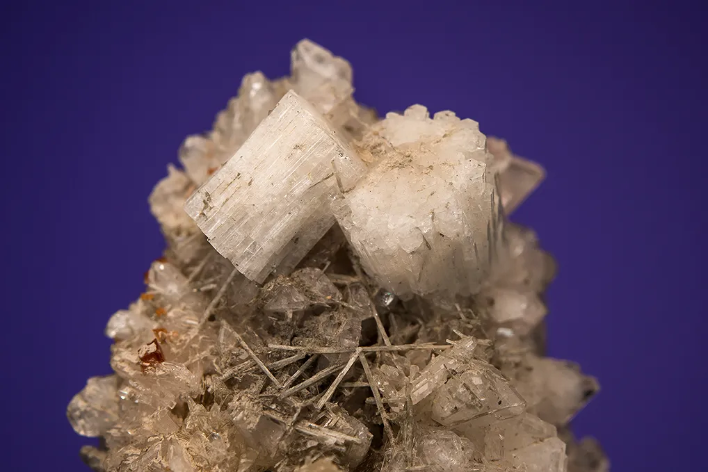 Leifite and Elpidite on Albite - image 2