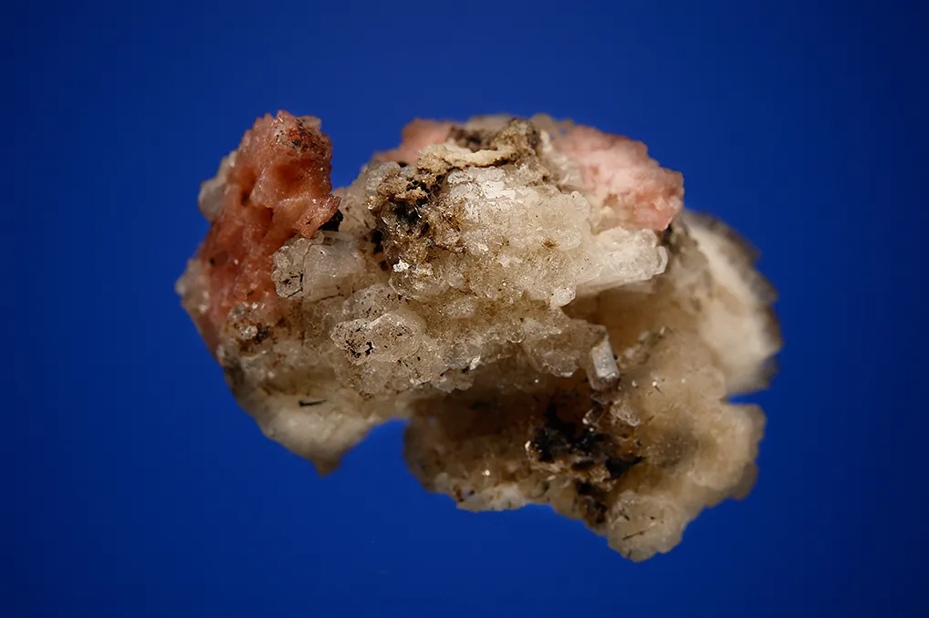 Leifite with SÉRANDITE - image 3