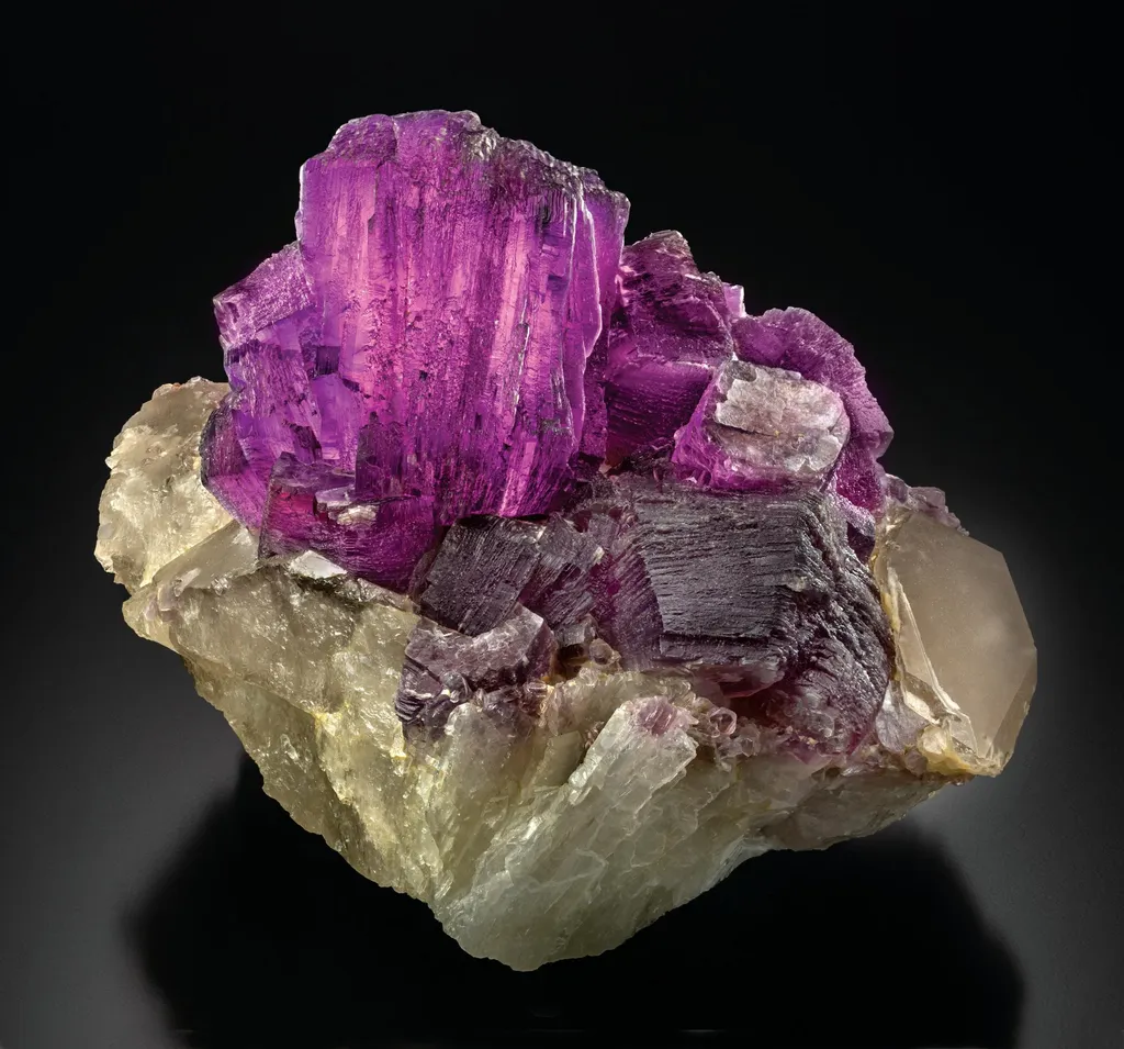 Lepidolite, Cleavelandite, Quartz image