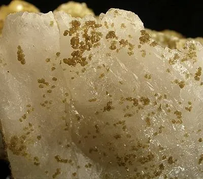Lepidolite, Guimaraesite, Quartz - image 2