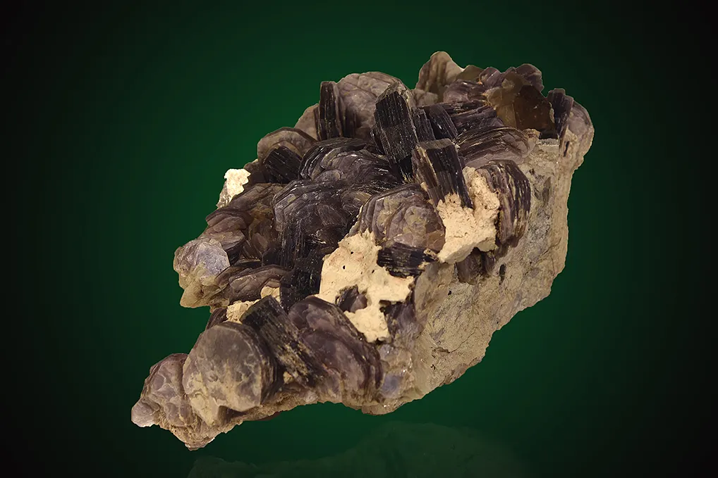 Lepidolite on Albite var. Cleavelandite - image 5