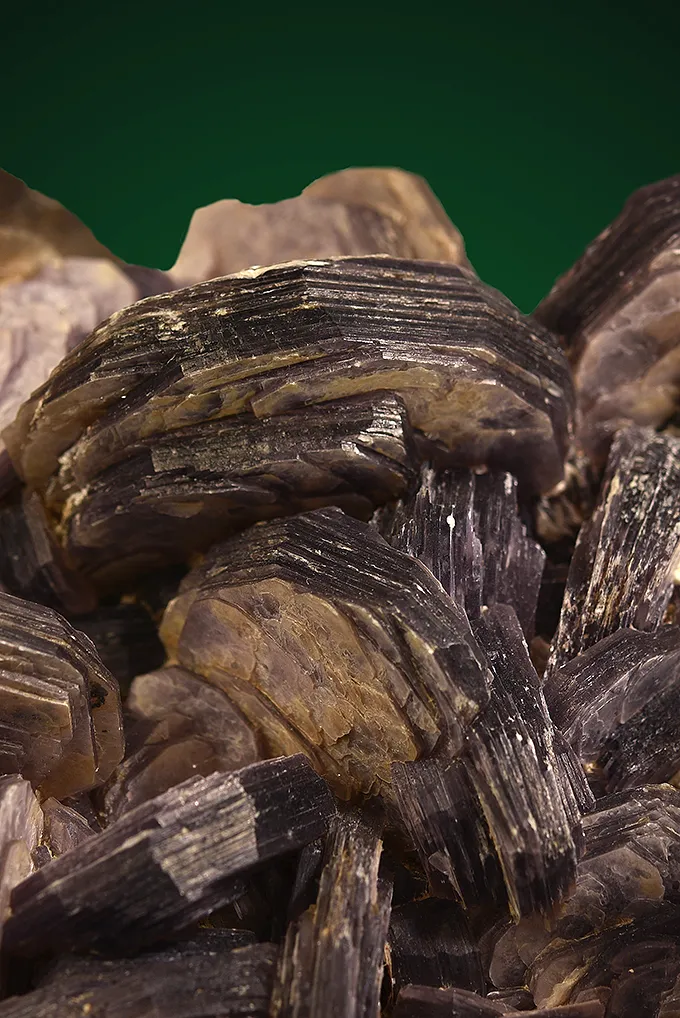 Lepidolite on Albite var. Cleavelandite - image 3