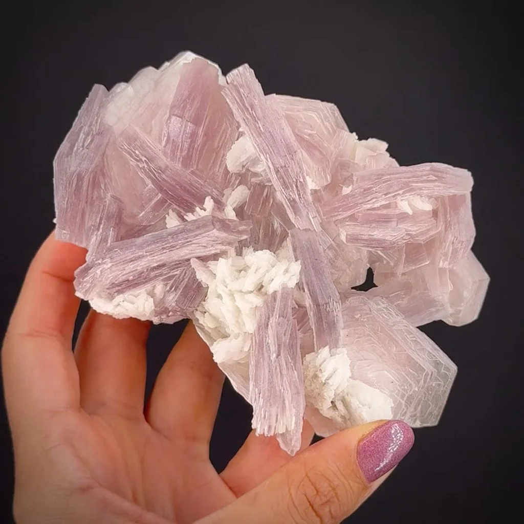 Lepidolite on Feldspar image
