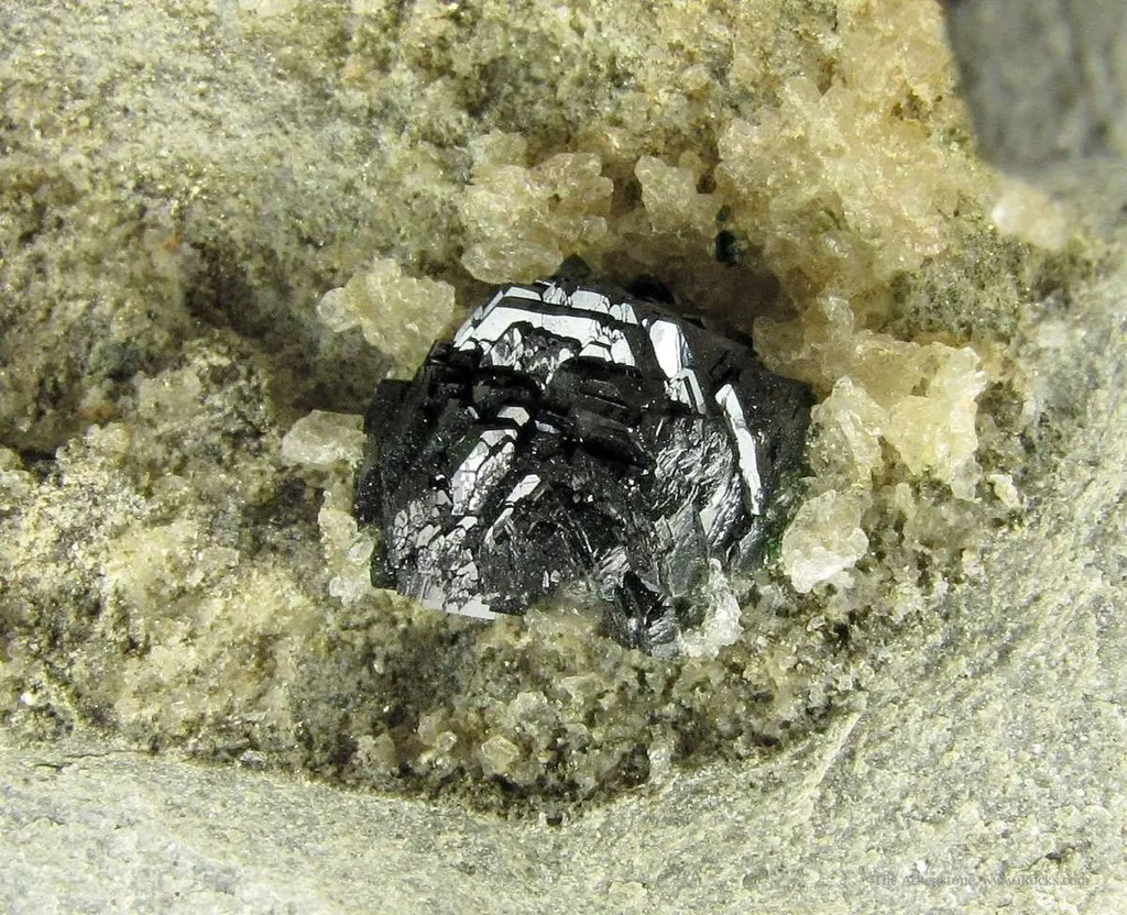 Libethenite - image 4
