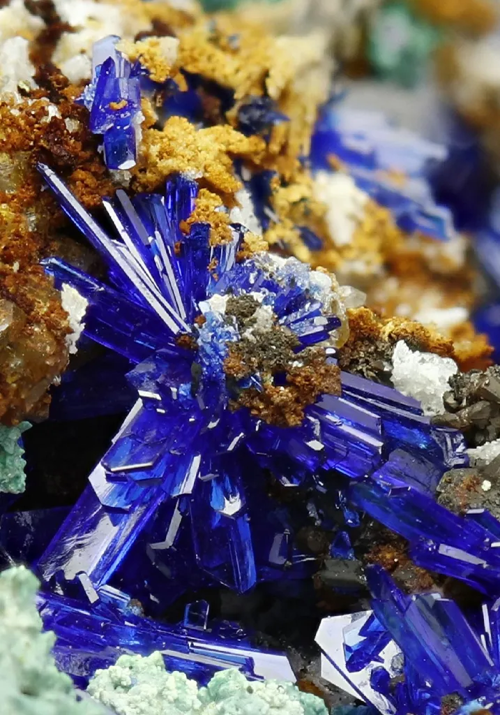 Linarite with Brochantite image