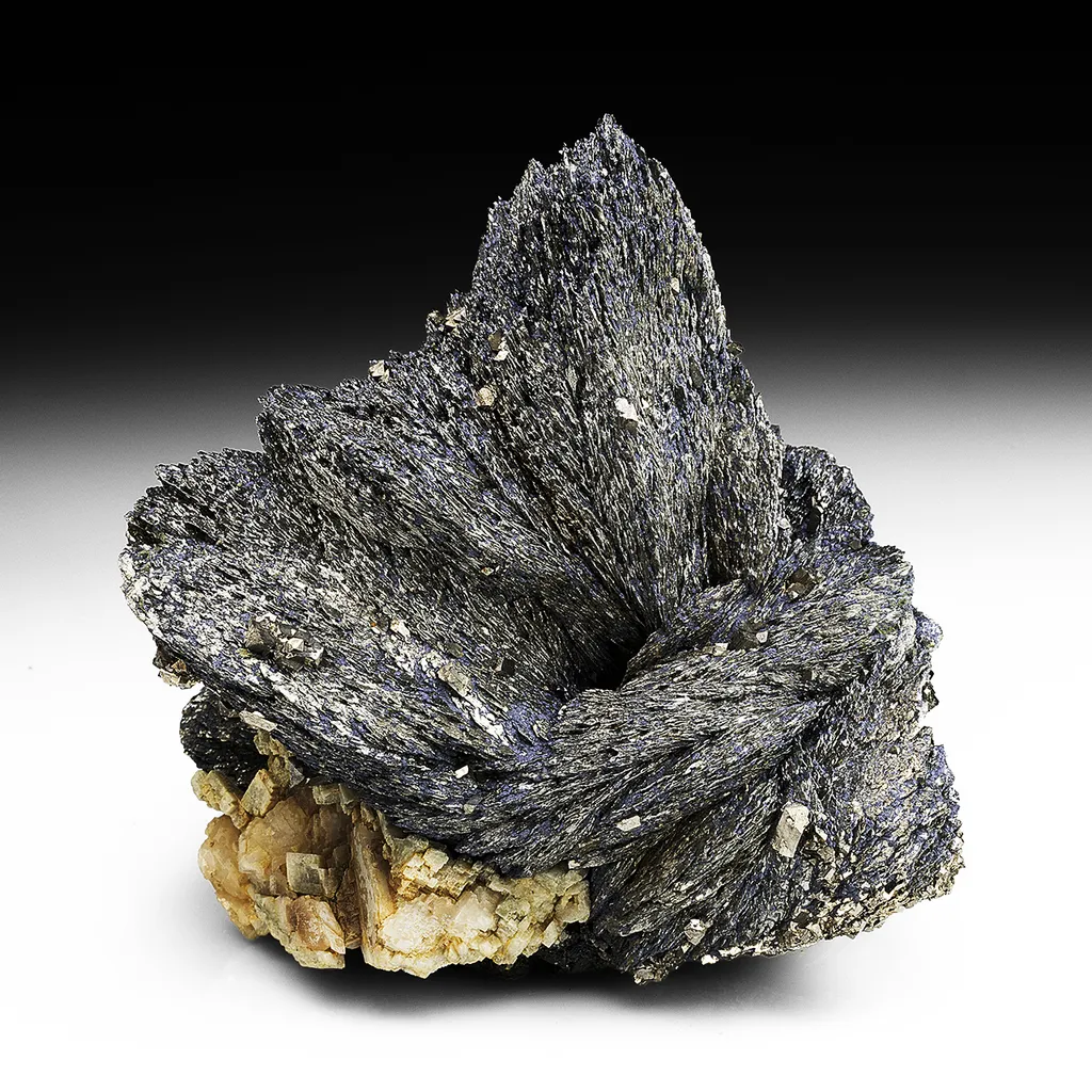 Lollingite with Arsenopyrite, Calcite image