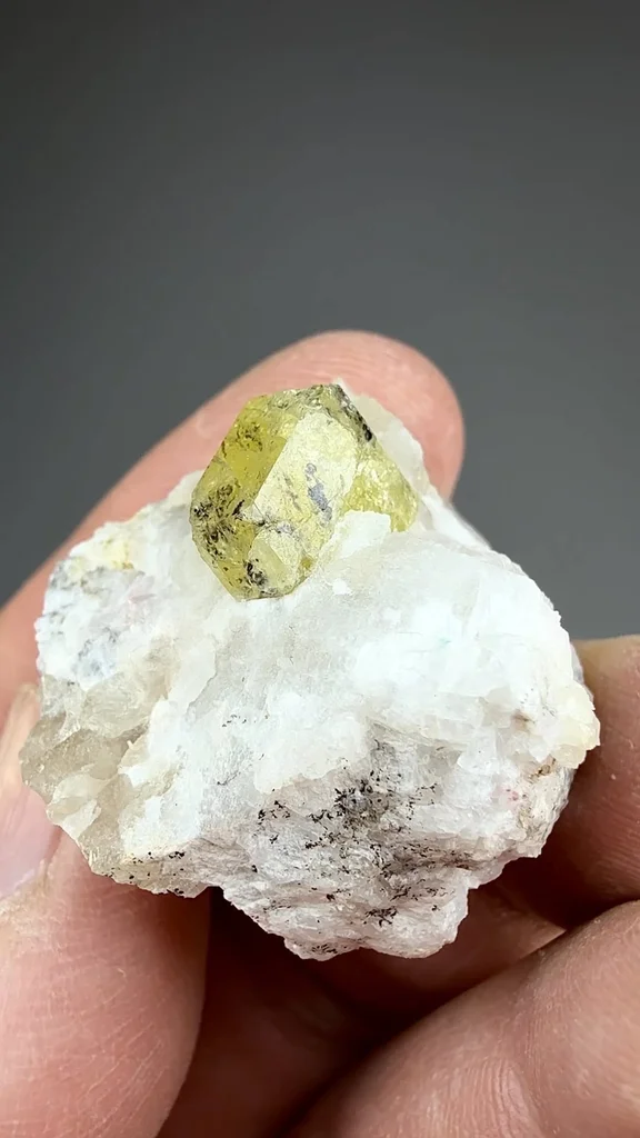 Londonite from Antsahanana quarry - image 2