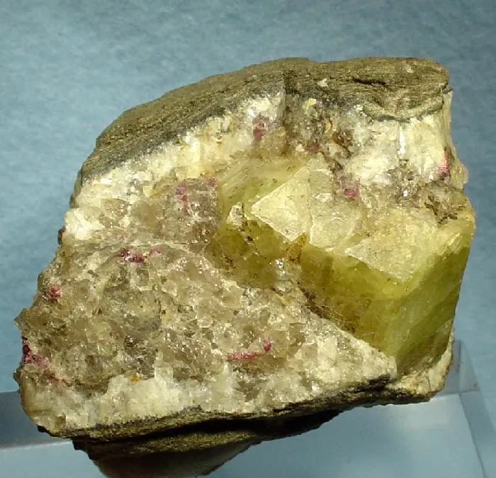 Londonite, Liddicoatite, Quartz - image 1