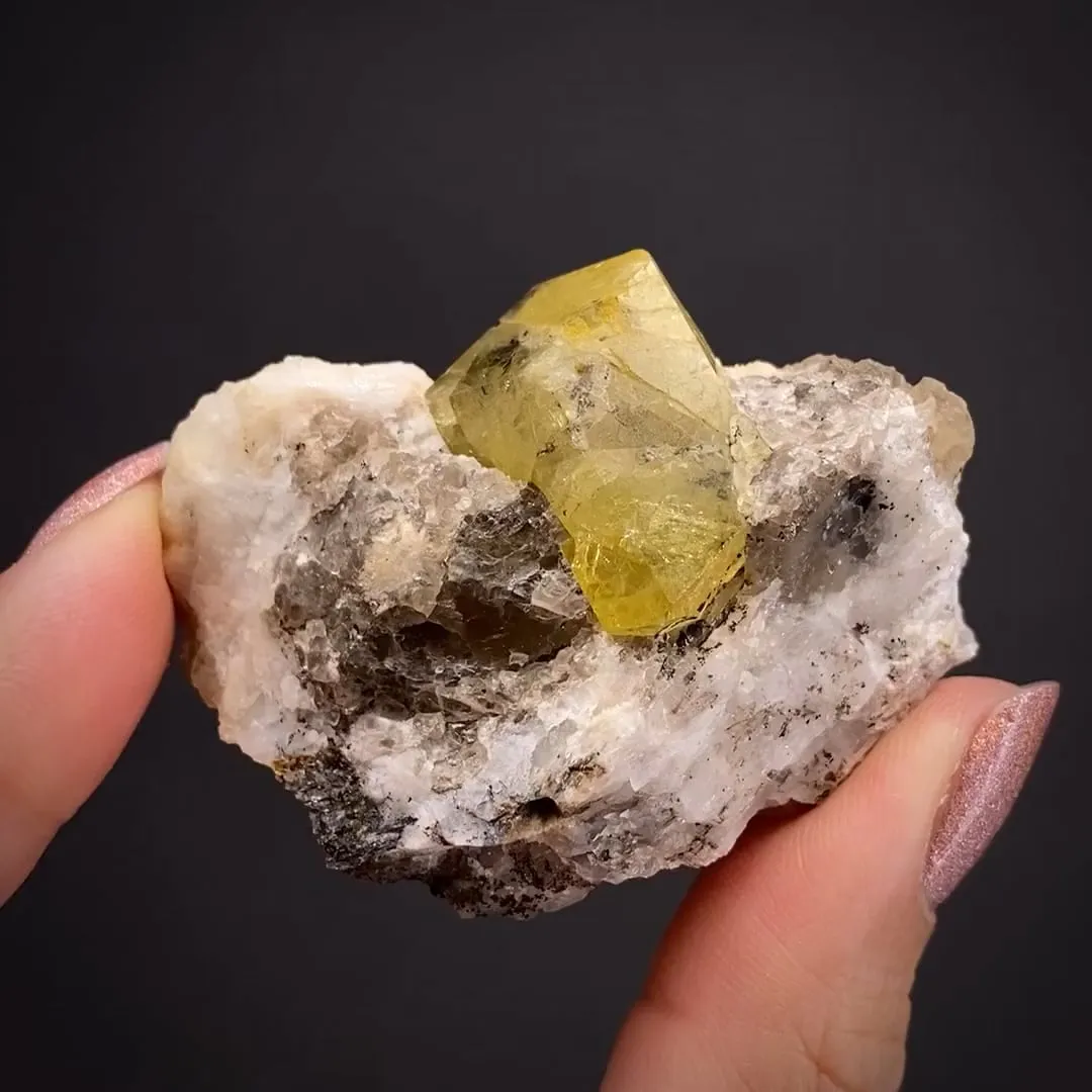 Londonite on Feldspar - image 2