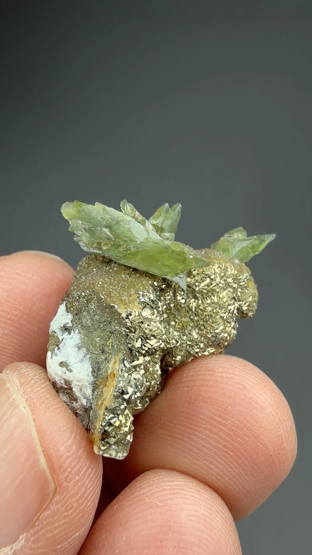 Ludlamite with Pyrite, Siderite - image 2
