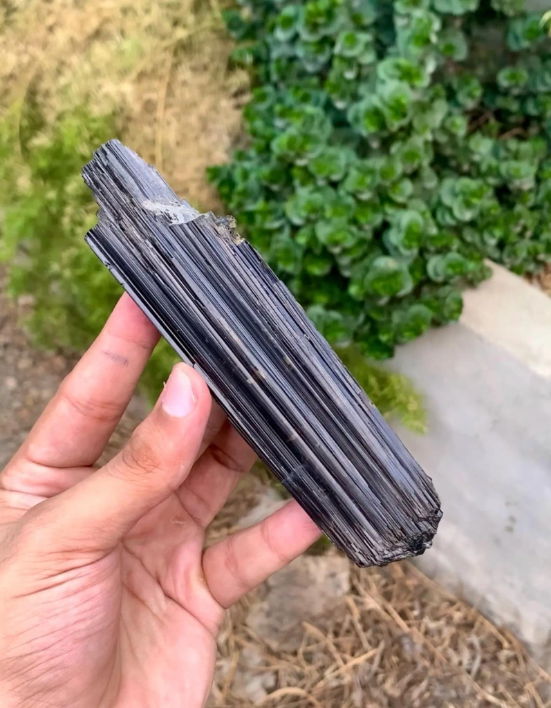 Lustrous 14 Cm long SChorl Black Tourmaline Crystal from Pakistan - image 3