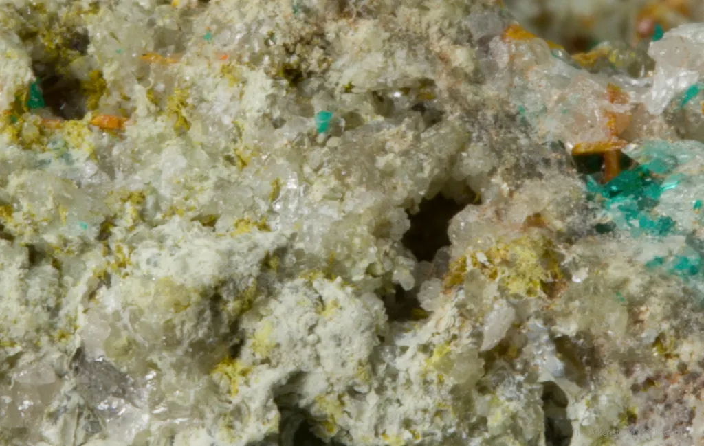 Macquartite (type locality) with Dioptase, and Wulfenite - image 2