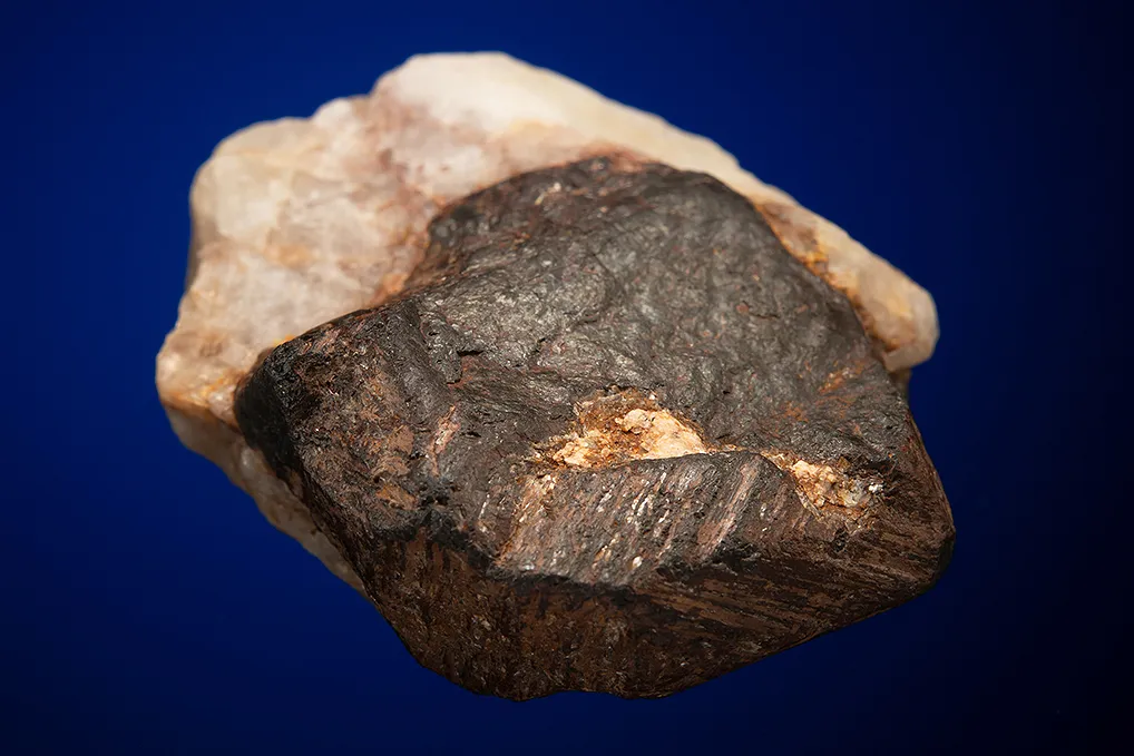 Magnesite - image 3