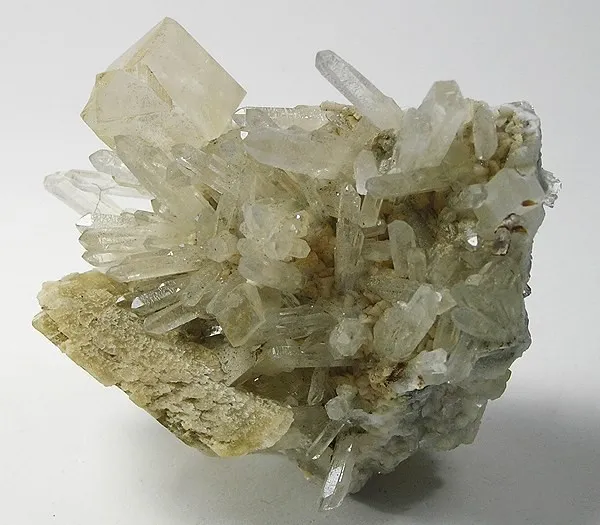 Magnesite, Quartz, Dolomite image