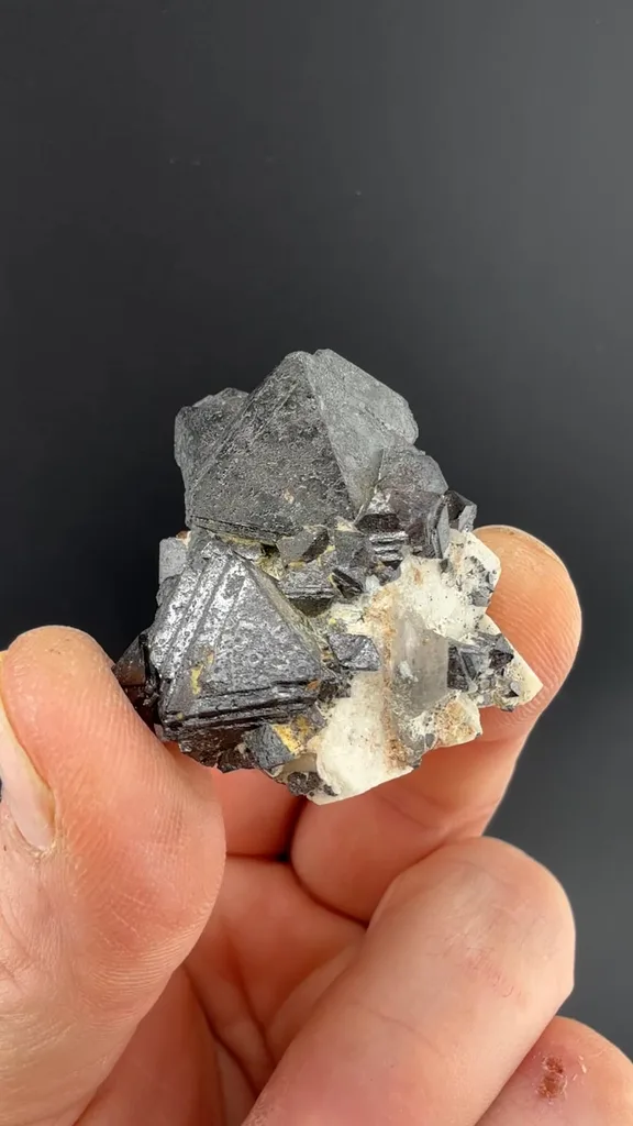 Magnetite - image 2