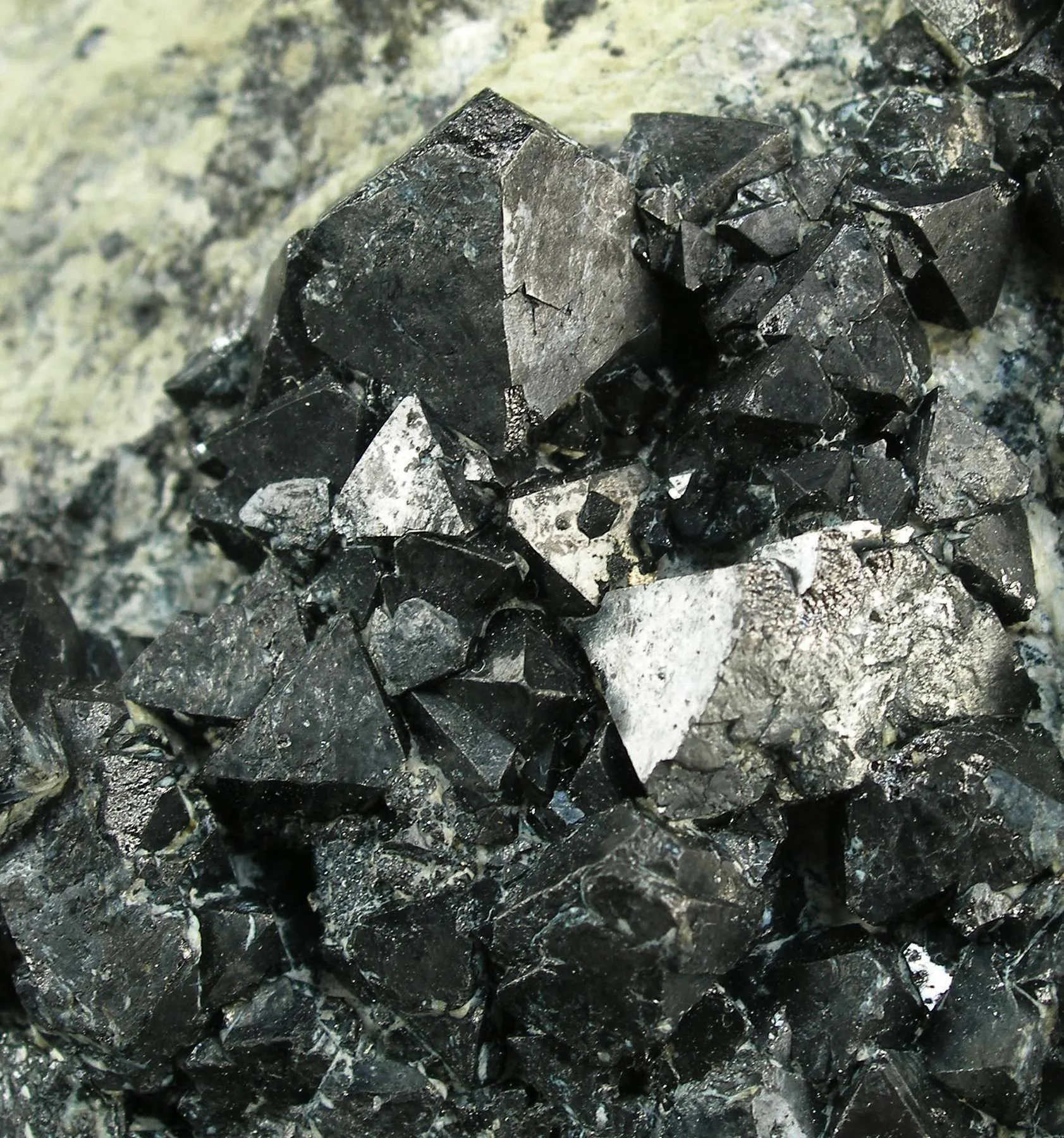 Magnetite - image 3