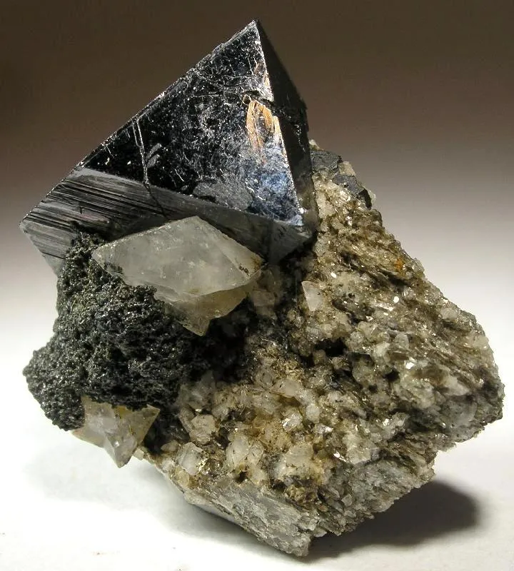 Magnetite, Adularia - image 1