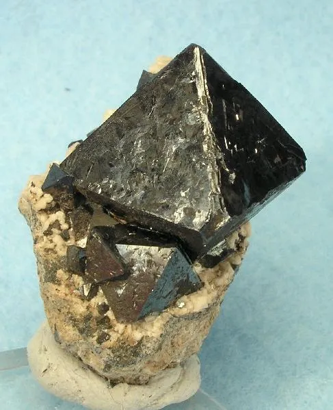 Magnetite on Microcline image