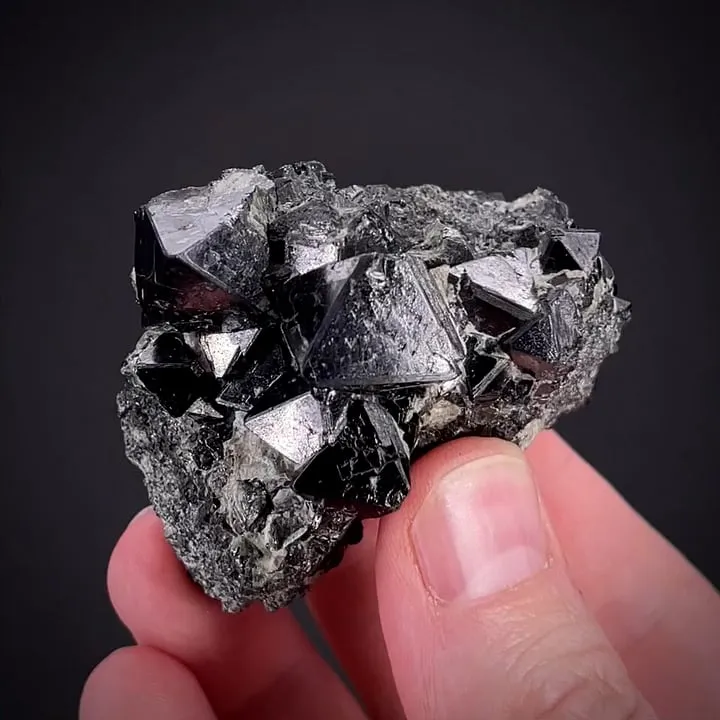 Magnetite (rare locale) - image 1