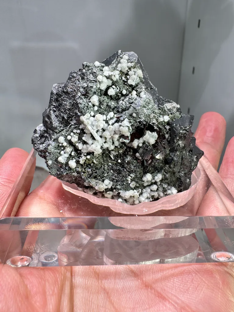 Magnetite - image 6