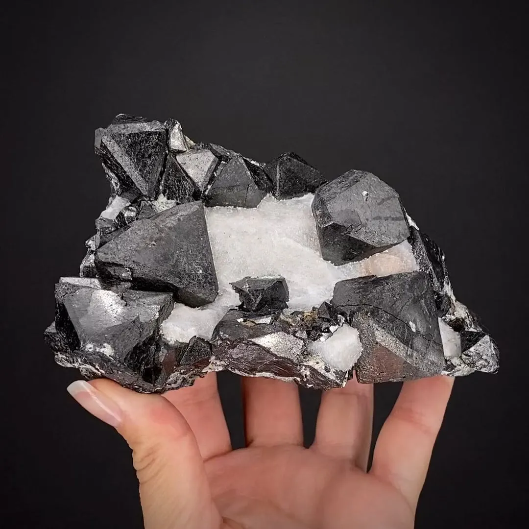 Magnetite (unusual locale) - image 2