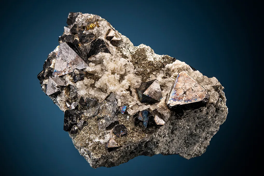 Magnetite with Calcite and Pyrite image