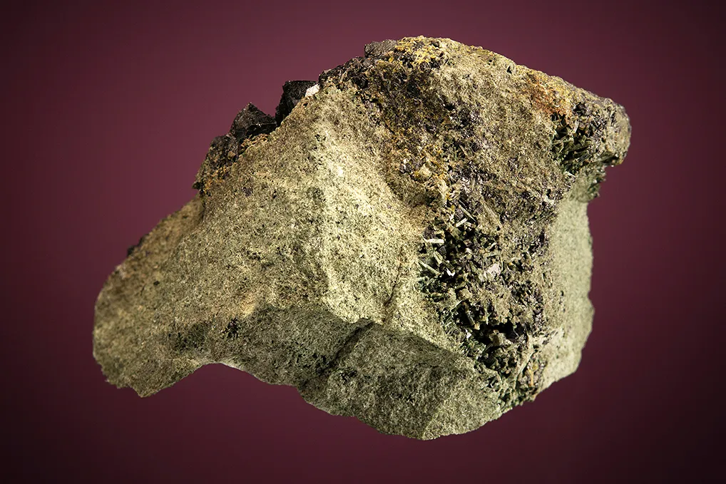Magnetite with Diopside - image 3