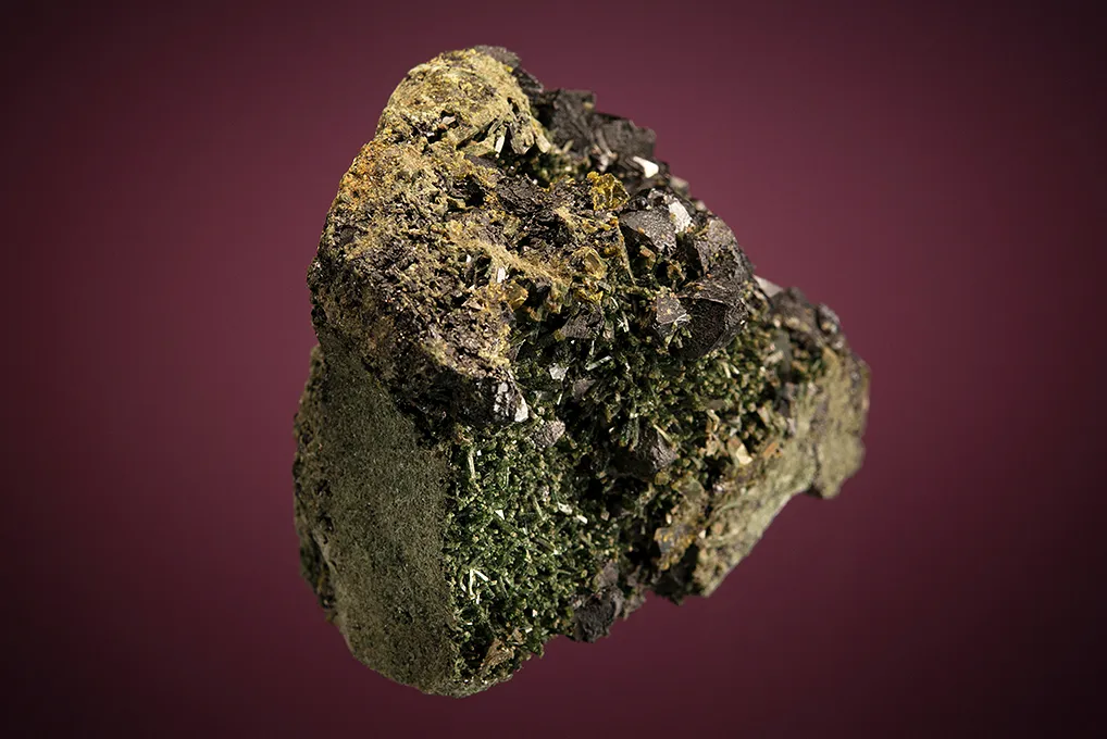 Magnetite with Diopside - image 5