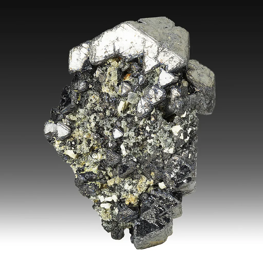 Magnetite with Feldspar image