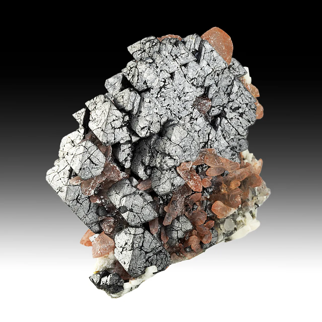 Magnetite with Microcline, Quartz - image 1