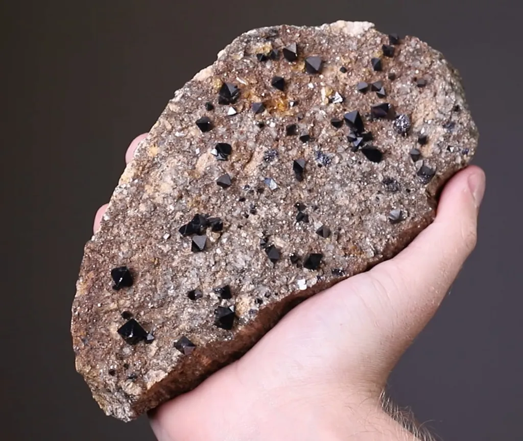 Magnetite with Rutile Hematite, ADULARIA and Quartz - image 2