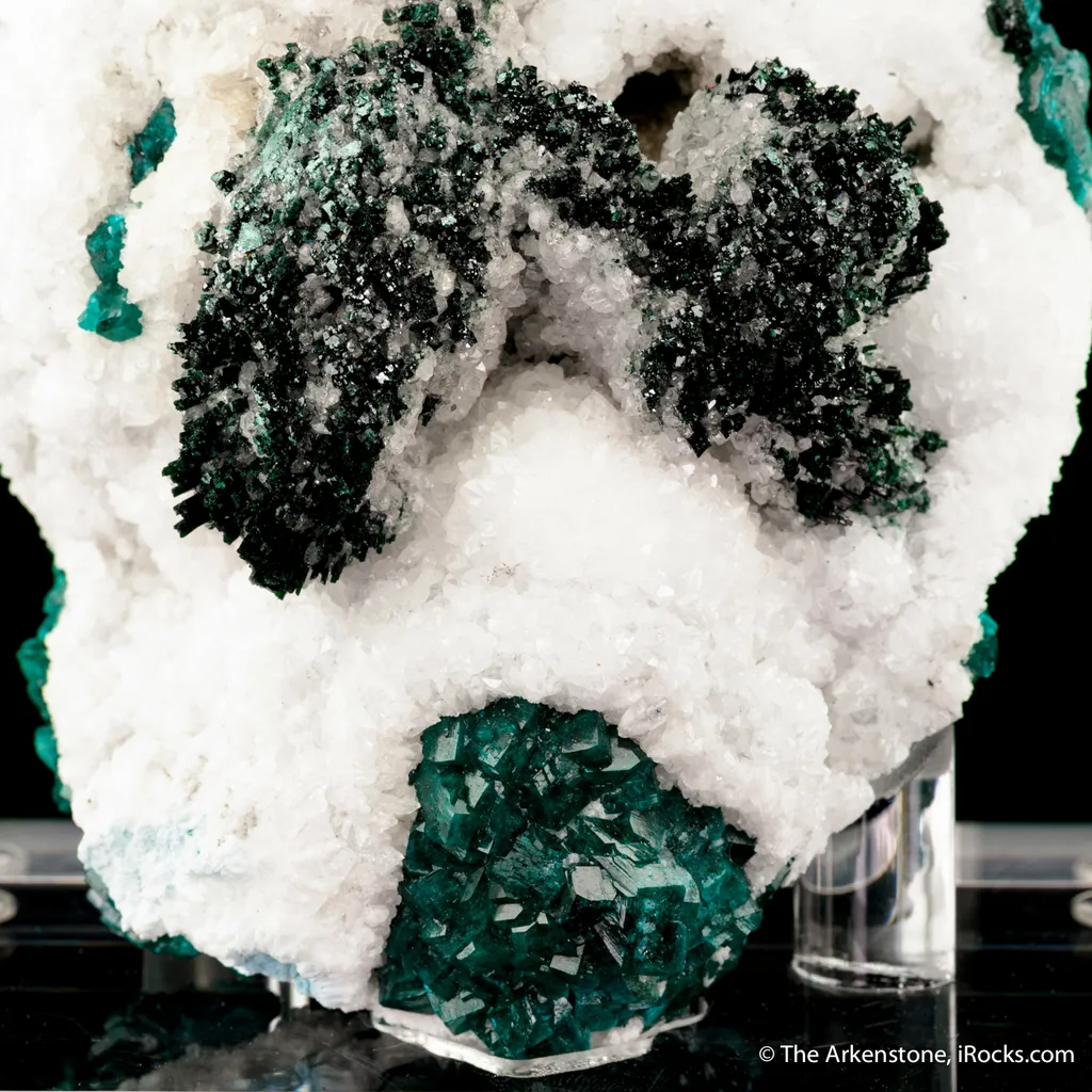 Malachite and Calcite on Dioptase - image 4